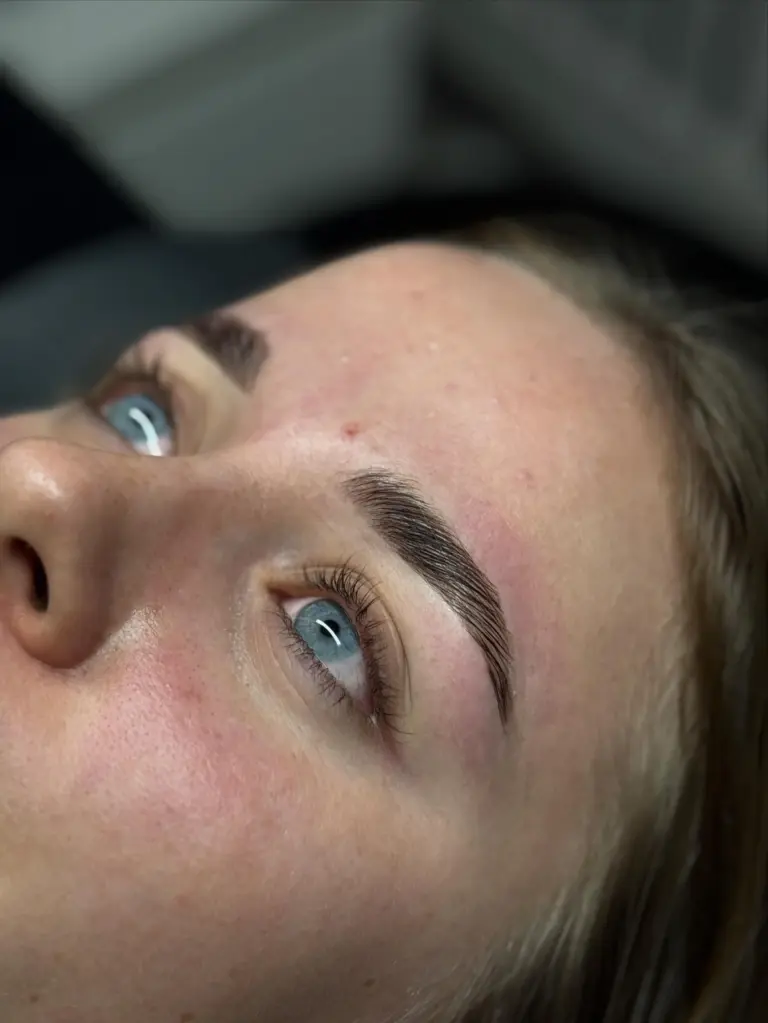 Augenbrauenlifting Studio Gloweria – Dein Kosmetikstudio in Donau-Ries